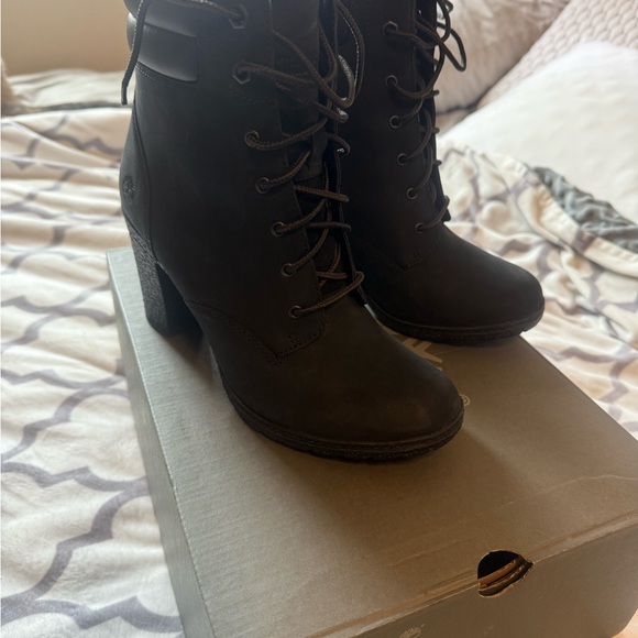 Timberland Women's Black Lace-Up Boots - Picture 4 of 6